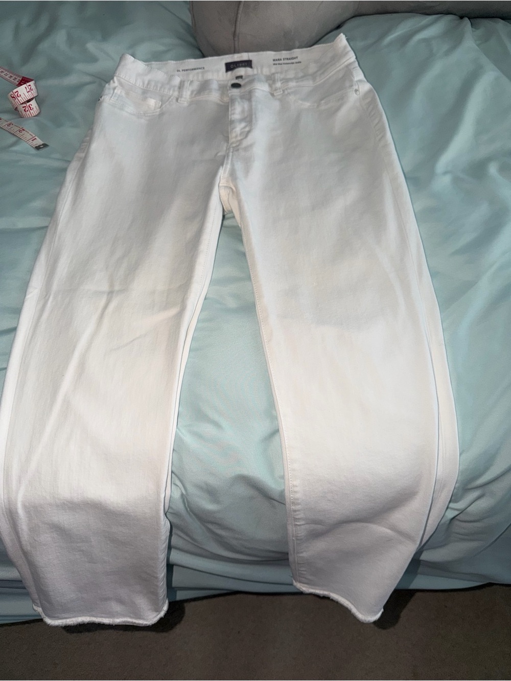 DL 1961 Women’s Mara Straight Milk Mid Rise Intrasculpt Ankle Jeans